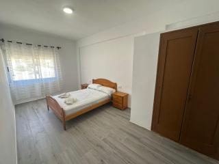 AH Rentals Apartamentos Rovira - 4