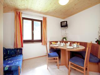 Charming Holiday Home in Hüttau with Barbecue - Hüttau - 9