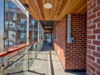 Pass the Keys Bright & Stylish Apartment in Altrincham - Altrincham - 2