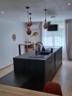 LaDy ROSE NÎMES Special Offer for Business Travelers Large 7 Bedroom House AND 7 BATHROOMS - 8