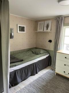 Trevligt eget hus med kakelugn i lantlig miljö - Vikingstad - 3