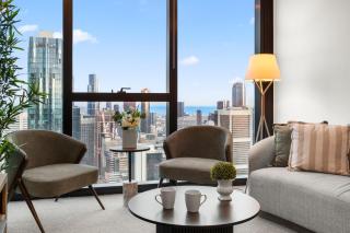 Exquisite Skyline Luxe 3BR Apt Pool & Gym - Melbourne - 9