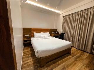 Triton Suites By Bestinn Leisure - Bangalore - 6