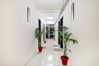 Hotel O Vasundhra Grand - Ghaziabad - 0