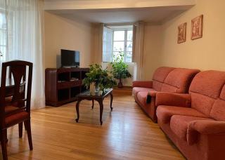 Vivienda restaurada en el casco histórico de Mondoñedo - 1