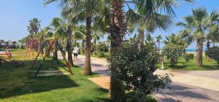 Bright Apartment Steps from the Shore - 4