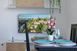 Roses Apartment - Golem - 8