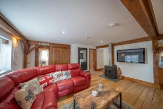 8 Bedroom, 6 Bath House, Large Patio, Large Parking - Hardwicke - 0
