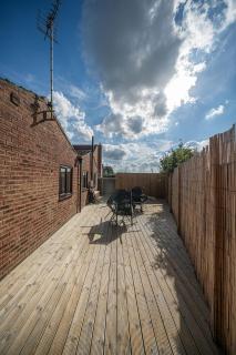 8 Bedroom, 6 Bath House, Large Patio, Large Parking - Hardwicke - 9