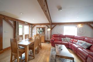8 Bedroom, 6 Bath House, Large Patio, Large Parking - Hardwicke - 8