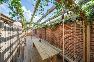 8 Bedroom, 6 Bath House, Large Patio, Large Parking - Hardwicke - 7