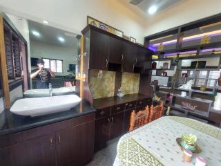 Huge 3 bhk fully furnished - Bangalore - 4