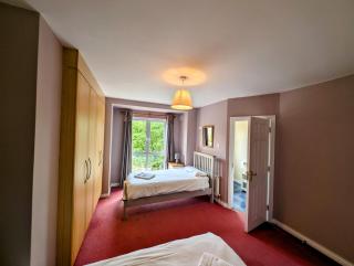 Large 4 Bedroom 5 Bathroom Property - Galway - 2