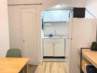 Chelsea Studio-Shared Bathroom with Kitchen Twin Bunk Bed - New York - 6