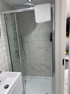 The Opal Lux - Stanwell - 4