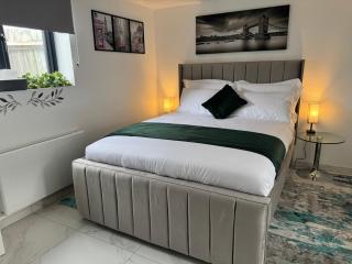 The Opal Lux - Stanwell - 2