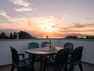 Ferienvilla, mit Pool, großer Terrasse und atemberaubenden Meerblick u Bergblick - Alcúdia - 2