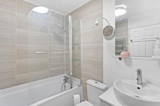 Cozy 3-Bed 2Bath House near LCY & EXCEL sleeps 6 - Londra - 5