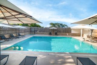 Özgüm Suite Otel - 0