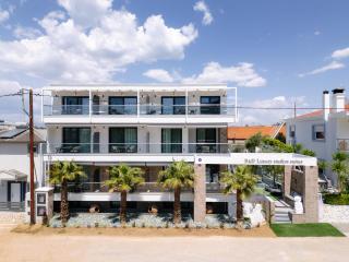 B&D Luxury Studios Suites - Skala Rachoniou - 0