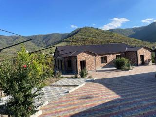 Ararat Hotel - - 3