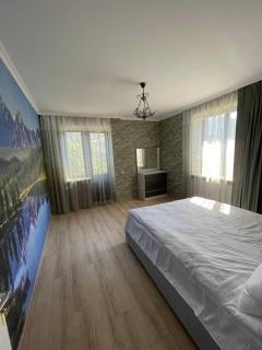 Ararat Hotel - - 1