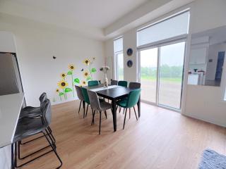 Modern entire house close to Costco convenient stay - 8