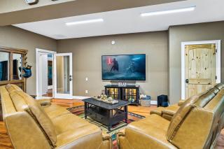 Backyard OasisHot Tub Fire PitWiFi5m to PF - 2