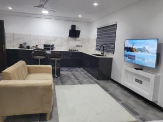 Fresh Studio in Accra, Ga West - Trofwi - 9