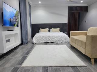 Fresh Studio in Accra, Ga West - Trofwi - 7