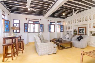 Jannah Faza Two Bed Suite with AC and Rooftop - Shela - 1