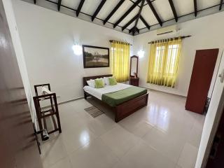 Luxury Bungalow In Galle - - 8