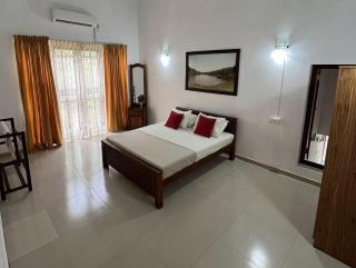 Luxury Bungalow In Galle - - 4