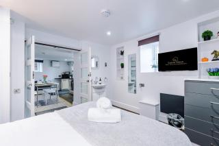Free Parking! Two Bedroom Apartment in Sheffield by Eason Stays, Ideal For Weekend Getaways, Hospital Placements & Business Travellers - Sheffield - 9