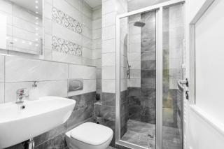 Rentero Central Two Bedroom Apartment in Prague - Two bathroom - Parking - Prag - 5