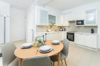 Rentero Central Two Bedroom Apartment in Prague - Two bathroom - Parking - Prag - 8