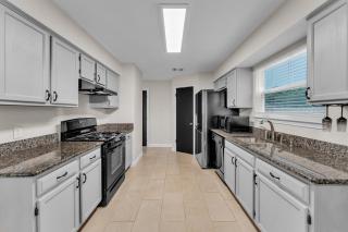 Prime Round Rock, TX Getaway home - Round Rock - 6