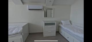Modern 3BR Villa with Pool - Sowayma - 9