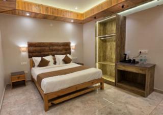 Landour Wood House - 4