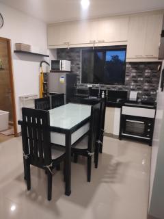 Casa Devino - Discover the Perfect Condo Getaway in Luxury, Kareoke, Netflix, Free Parking - Tagaytay - 6