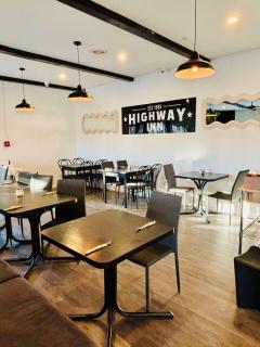 The Highway Inn - Christchurch - 7