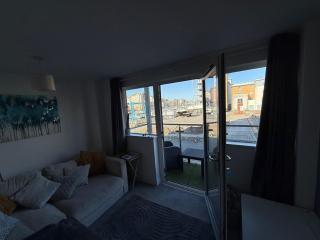 Stylish Marina Apartment with Stunning Views - Portishead - 6
