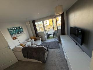 Stylish Marina Apartment with Stunning Views - Portishead - 4