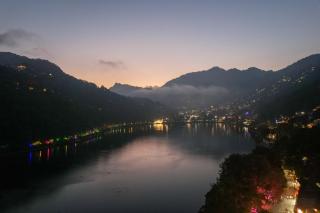 Alaya Stays Headingly Suites Lake-Facing 2 BHK Retreat Just Above Mall Road - 5