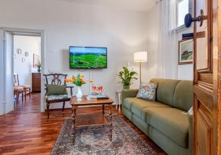 Hostly-San Giuseppe Luxury Apartment-By the Tower - Pisa - 0