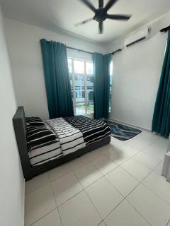Izzara Homestay - Merlimau - 2
