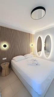The Luxe Spot - Agria - 4