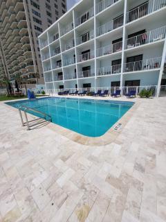 Beachside Hotel - POOL IS OPEN! - Daytona Beach - 9