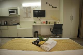 Luxury Apartment Near Pari Chowk - Greater Noida - 4