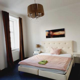 Just 3 min Walk Old Town Center private room E - Prag - 9